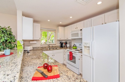 Rum Point Condo | Gorgeous beachfront condo steps from Rum Point and snorkeling! The Retreat #30