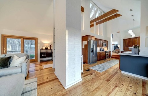 Shepherdstown Cabin | Gorgeous Cabin with Magnificent Views of the Potomac River in Shepherdstown, West Virginia