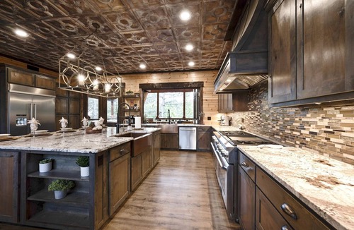 Broken Bow Cabin | Gorgeous Cabin with Sauna and Hot-tub in Broken Bow, Oklahoma