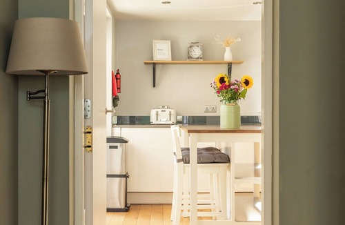 Edinburgh House | Gorgeous central 3 bed house - free parking & garden (15 min walk to Royal Mile)