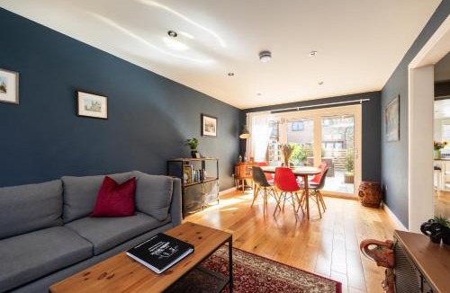 Edinburgh House | Gorgeous central 3 bed house free parking & garden