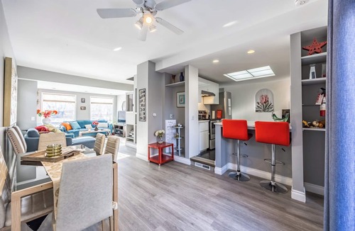 Kensington House | Gorgeous Character Home in Kensington Plaza, Steps To DT