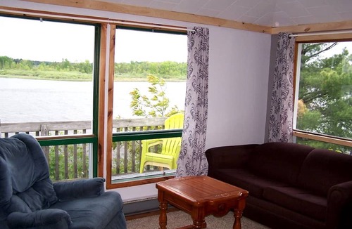 Lavigne Cottage | Gorgeous Cottage Retreat Perfect for Families on Lake Nipissing, Ontario