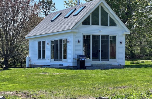 Sebascodegan Island Cottage | Gorgeous cottage with all the comforts of home situated on 3.5 acres of Card Cove