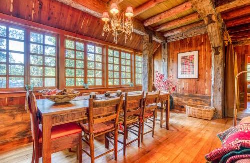 Government Camp Ski Chalet | Gorgeous custom-built chalet with fireplace & home office - walk to ski & hiking