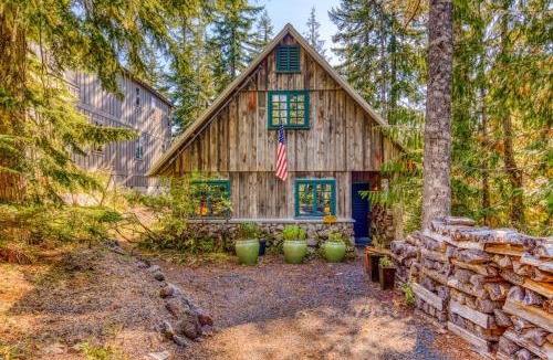 Government Camp Ski Chalet | Gorgeous custom-built chalet with fireplace & home office - walk to ski & hiking