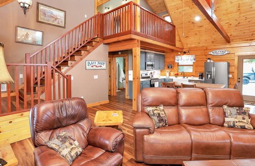Lincoln County Cabin | Gorgeous custom log cabin on 185 acres