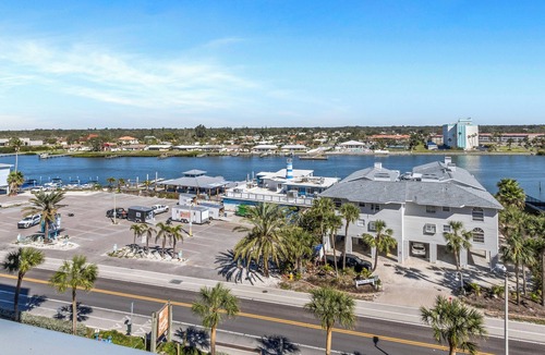 Indian Shores Condo | Gorgeous DIRECT BEACHFRONT 3/2 Condo Recliners, Pool, Hot Tub, Resort Amenities!