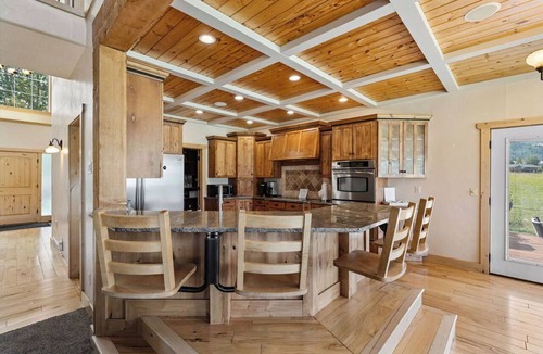 Eden House | Gorgeous Eden Home Near 3 Ski Resorts