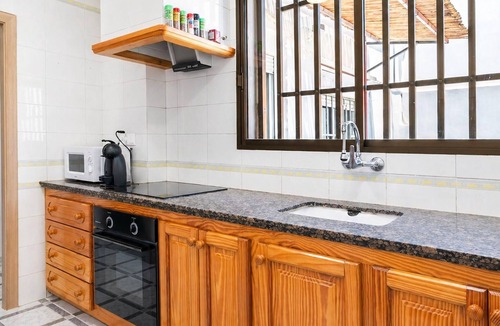 Alzira House | Gorgeous home in La Barraca d'Aigües Vi