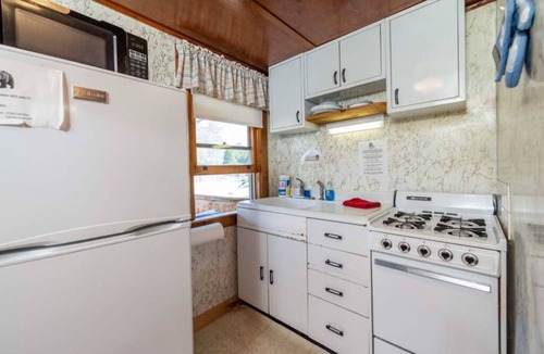 Inlet Cottage | Gorgeous Escape, Steps Away from Fourth Lake at Stiefvater's Lakeside Cottages