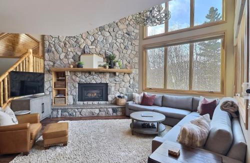 Lutsen House | Gorgeous Executive Lutsen Townhome - Ski-in Ski-out, Pool, Hot Tub, Hiking, Biking, campfires and more!