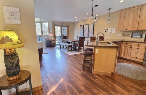 Lutsen House | Gorgeous Executive Lutsen Townhome - Ski-in Ski-out, Pool, Hot Tub, Hiking, Biking, campfires and more!