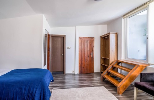 Besiktas Apartment | Gorgeous Flat with Balcony in Besiktas