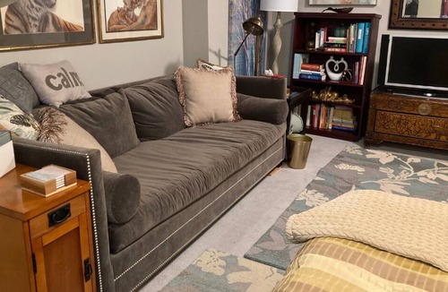 Hyde Park Apartment | Gorgeous Garden Apartment in Hyde Park, halfway point from CVG and Kings Island