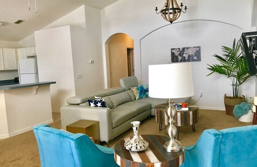 Highgate Park House | Gorgeous-Gated-Spacious-Modern & Updated-Game room-Pool-Min. to Disney-Wi-Fi
