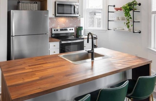 East Walnut HIlls Apartment | Gorgeous Gem in Heart of Hills