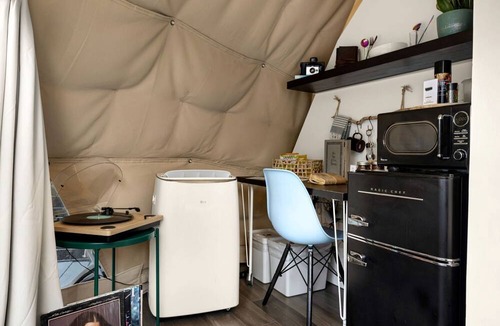 Oatmeal Cabin | Gorgeous Glamping Dome near Marble Falls for Couples Getaways, Texas