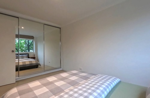 Griffith Apartment | Gorgeous Griffith 2Bed/1Bath Pad
