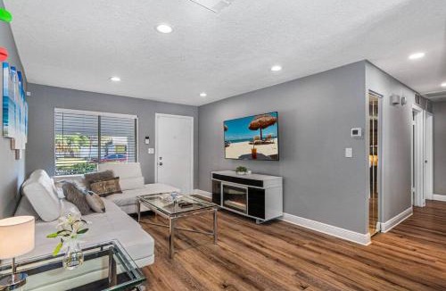Pinellas Park House | Gorgeous Heated Pool House Near Gulf Beaches!