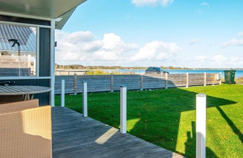 Grønninghoved Strand House | Gorgeous Holiday Home in Sjolund near Sea