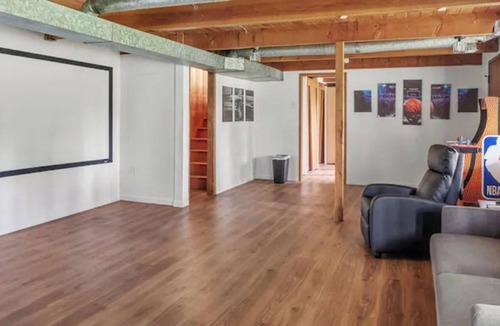 East Renton Highlands House | Gorgeous Home in Maplewood on 3/4 Acre