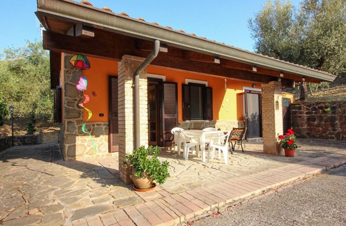 Perdifumo House | Gorgeous home in Perdifumo with WiFi