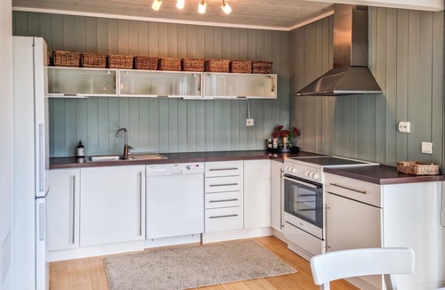 Risor House | Gorgeous home in Risør with WiFi