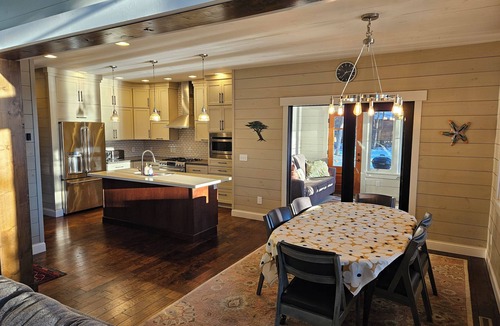 Osage House | Gorgeous lake front home on Straight Lake with panoramic views!