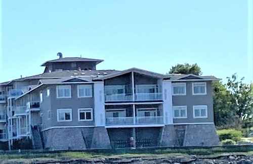 Lake City Condo | Gorgeous Lake Pepin Views!