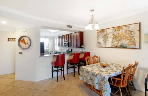 Lakewood Ranch Condo | Gorgeous lakefront 2nd floor condo in Lakewood National Golf club - The Artist's Way