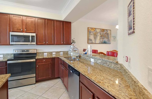 Lakewood Ranch Condo | Gorgeous lakefront 2nd floor condo in Lakewood National Golf club - The Artist's Way