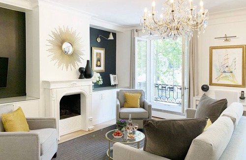Quartier du Gros-Caillou Apartment | Gorgeous Light-Filled 2 Bedroom in the Sought-After Left Bank