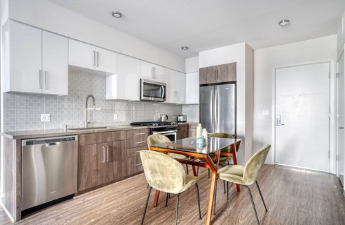 Milpitas Apartment | Gorgeous Milpitas 2BR w/Gym, Pool & W/D, nr BART, by Blueground