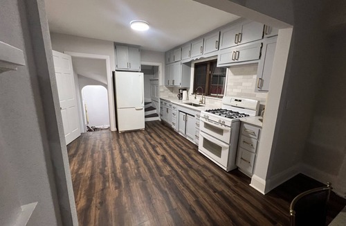 Milwaukee House | Gorgeous MKE Mid Century Modern Close to Airport-Downtown-Hospitals Pet Friendly