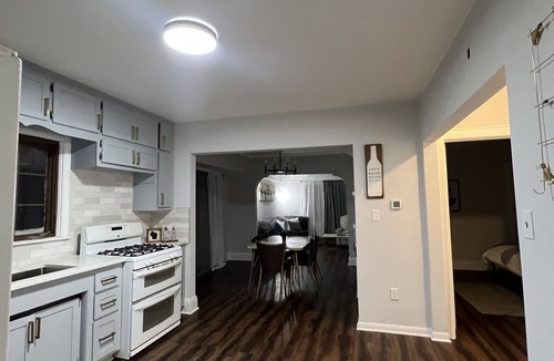 Milwaukee House | Gorgeous MKE Mid Century Modern Close to Airport-Downtown-Hospitals Pet Friendly
