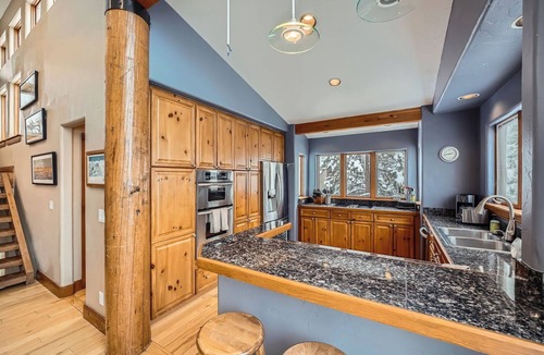 Intermountain House | Gorgeous Mountain Home Just Minutes drive to the Slopes