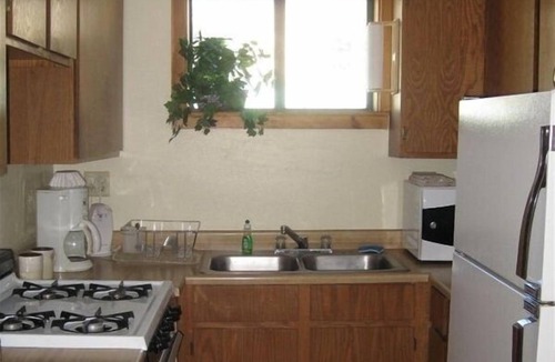 Red River Apartment | Gorgeous Mountain Views in Downtown Red River