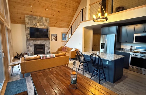 Jackson Ski Chalet | Gorgeous Mountainside Chalet in Jackson, NH