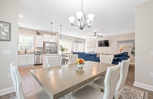 Country Club Estates House | Gorgeous new home, one level & convenient location