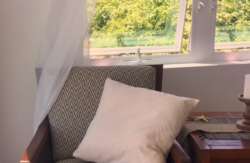 South Coast Apartment | Gorgeous Ocean Views; Near 3 Beaches; Pet-Friendly; Free Wifi, Parking, Laundry