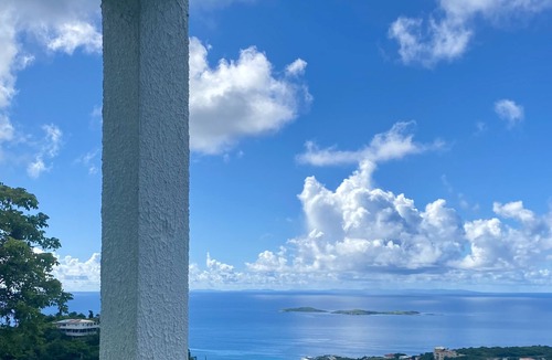 South Coast Apartment | Gorgeous Ocean Views; Near 3 Beaches; Pet-Friendly; Free Wifi, Parking, Laundry