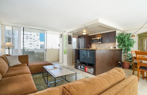Diamond Head - Kapahulu - St. Louis Condo | Gorgeous Over the Ocean Lanai - 1 Bedroom, Full Kitchen