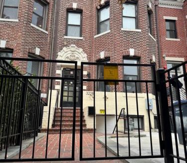 Columbia Heights Apartment | Gorgeous Refurbished 1Bdrm and 1Den Home