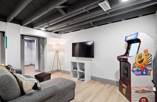 Firestone Park House | Gorgeous Remodel Game Room Sleeps 8