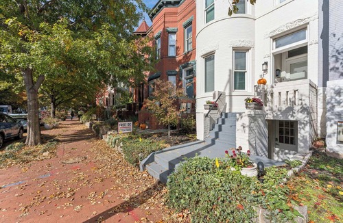 Bloomingdale Apartment | Gorgeous renovation 2BR with AC/TV/Internet/Patio