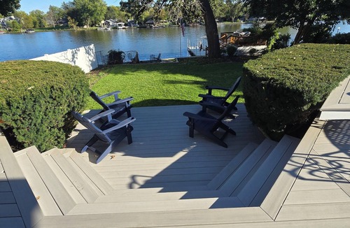 McHenry House | Gorgeous Riverside Retreat on the water-walking distance to Riverwalk & downtown