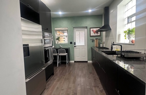 Lawrenceville House | Gorgeous Row house steps away from Butler Street!