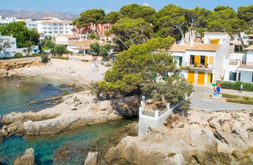 Cala Ratjada Villa | Gorgeous seafront villa.