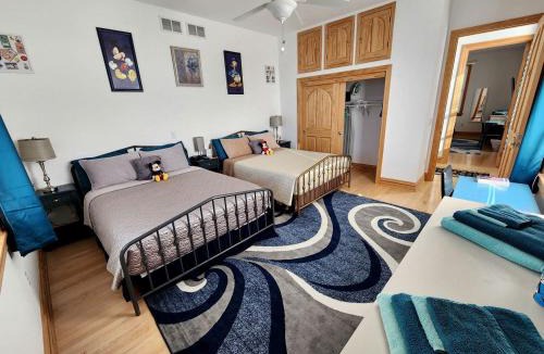Fort Atkinson Villa | Gorgeous Secludued Villa Nestled Amidst Trees in Fort Atkinson, Wisconsin